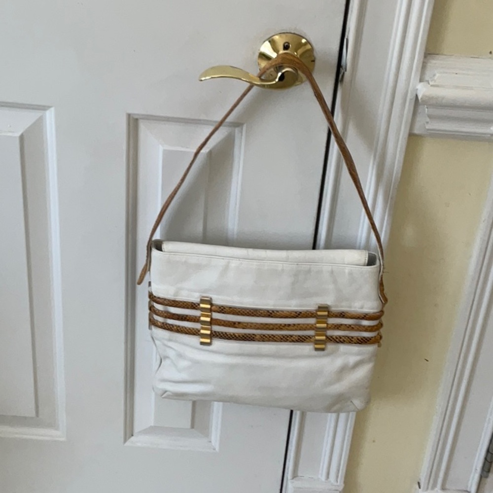 BellidoWhite Leather Shoulder Bag with Gold Accents Vintage - Picture 3 of 7